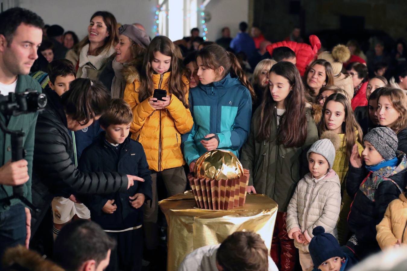 Fotos: Comillas graba el vídeo con el que competirá en el concurso de Ferrero Rocher