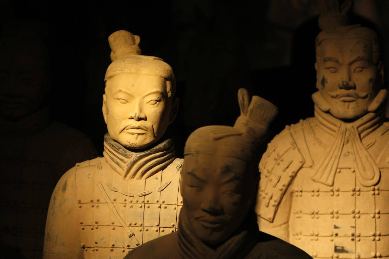 Fotos: Los Guerreros de Terracota ya están instalados en La Lechera