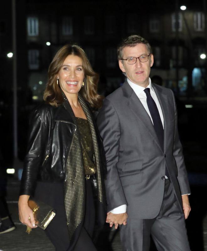 El presidente de la Xunta, Alberto Núñez Feijóo, y su pareja, la ex ejecutiva de Inditex Eva Cárdenas. 