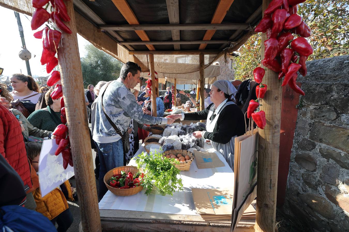 La villa cántabra se volcó con la celebración de su tradicional feria de la Alubia.