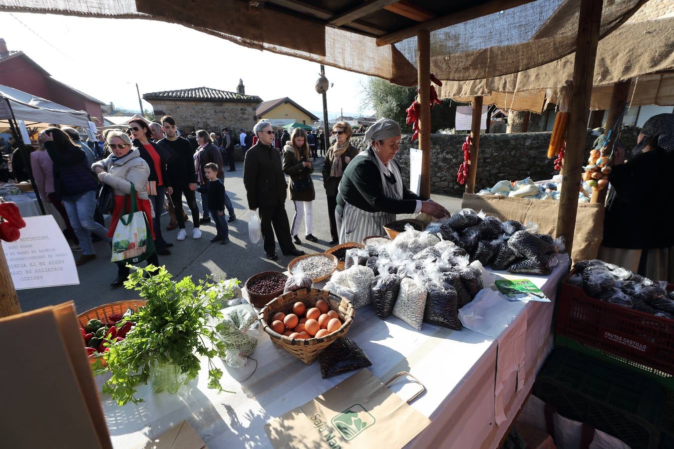 La villa cántabra se volcó con la celebración de su tradicional feria de la Alubia.