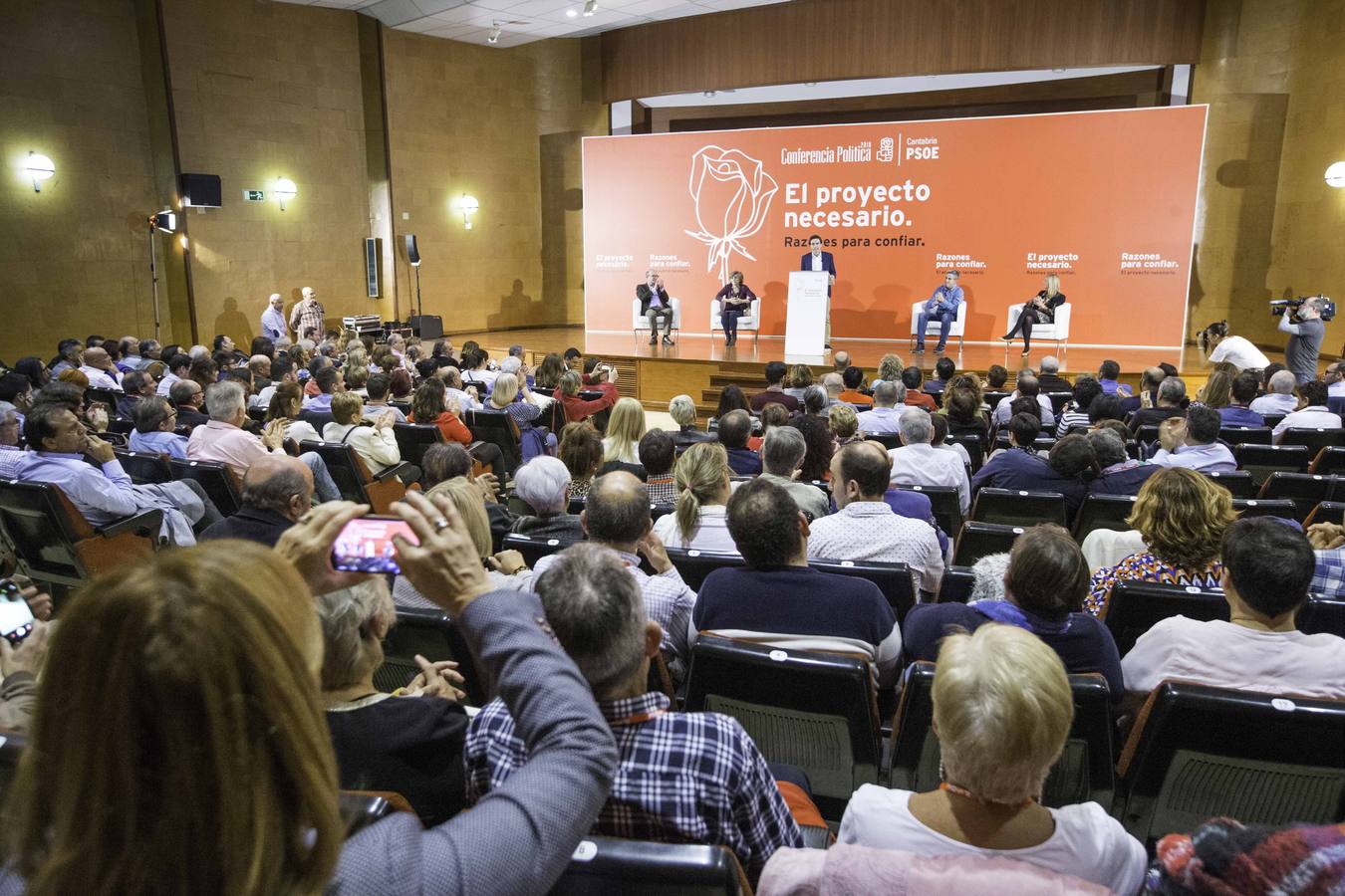 Fotos: Zuloaga se distancia del PP y dice que al PSOE «nadie le da lecciones»