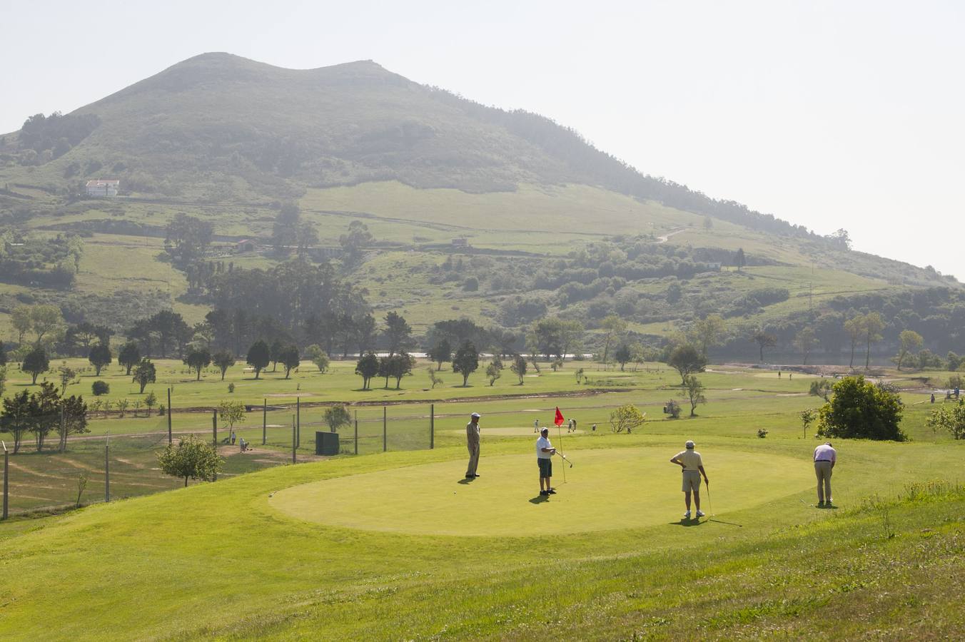 Imagen de archivo del campo de golf de Abra del Pas.