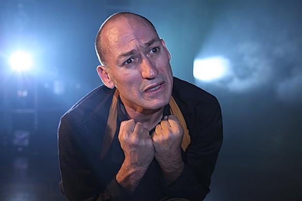 Daniel Albaladejo, solo en el escenario interpreta a los malvados más despiadados del Siglo de Oro. :