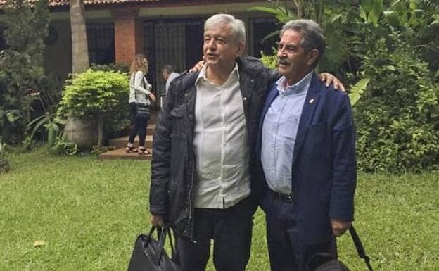 López Obrador da la bienvenida a Revilla en México
