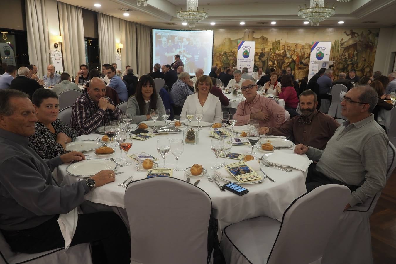 Fotos: Cena de la Peña Bolística Peñacastillo para celebrar una temporada de éxitos