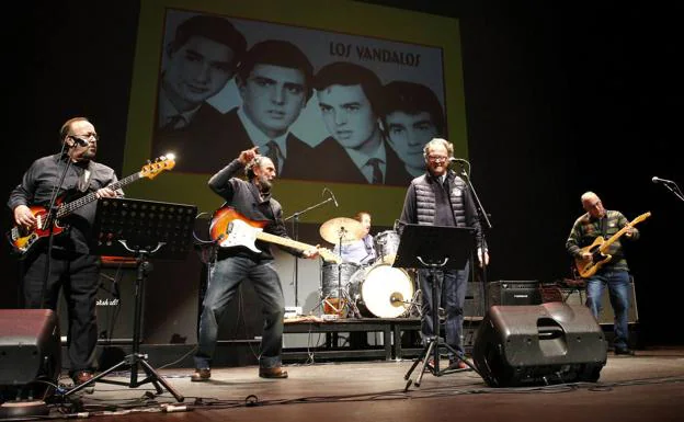 Los Vándalos volverán a subirse mañana a un escenario para recordar los éxitos musicales de los años setenta