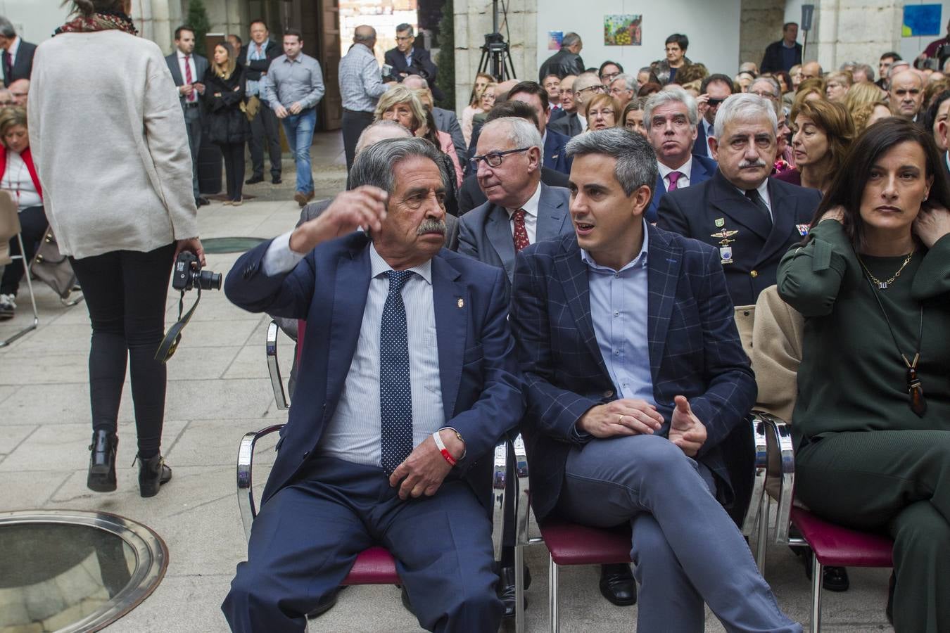 Fotos: Cantabria celebra el 40 cumpleaños de la Constitución