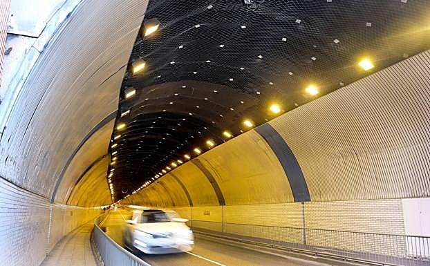 Finaliza la reparación de la bóveda del túnel de Tetuán, con nueva tela impermeabilizante y malla antidesprendimientos