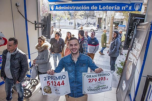 Imagen de la administración santanderina de lotería número 1 sita en la calle Calvo Sotelo.