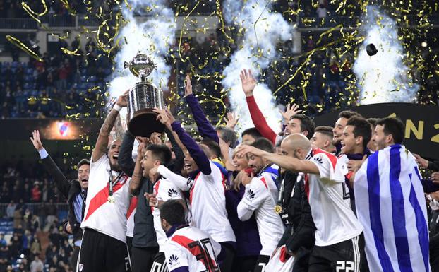 Los jugadores de River Plate celebran el título. 