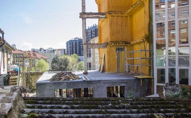 Las obras de consolidación del edificio en la calle Del Sol.