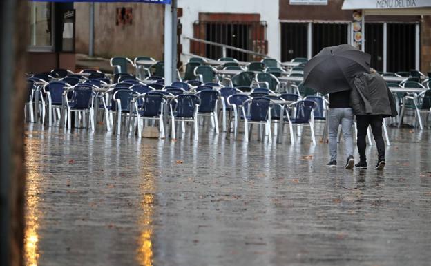 El viento y el agua se dejan sentir en Comillas