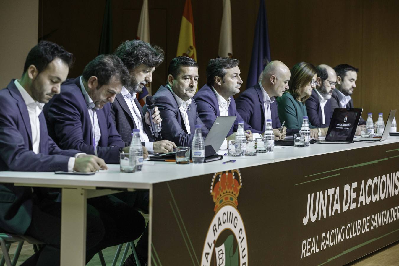 El club cántabro ha celebrao su asamble anual para aprobar un presupuestos de 3,5 millones de euros.