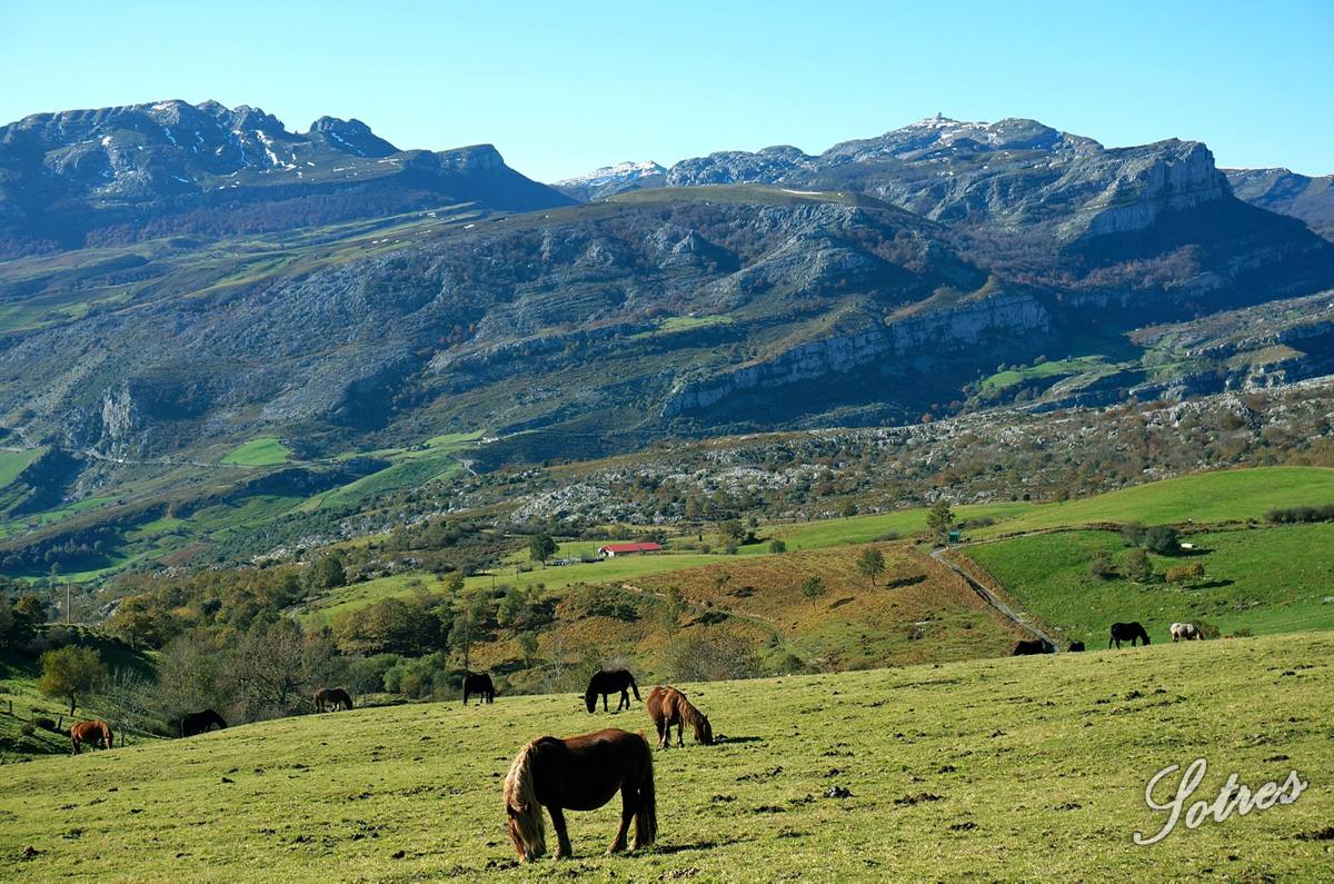 El grupo de senderismo Peñas Arriba de Santander invita a realizar ruta que atraviesa la sierra de Hornijo pasando por bellos parajes entre Soba y Ruesga