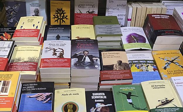 El Gobierno reparte 5.000 bonos de 30 euros para que los jóvenes de 18 años gasten en cultura