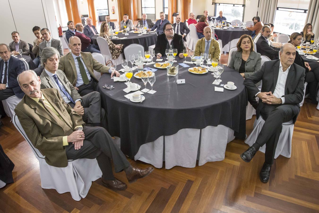 Fotos: Antón Costas en el Foro Económico