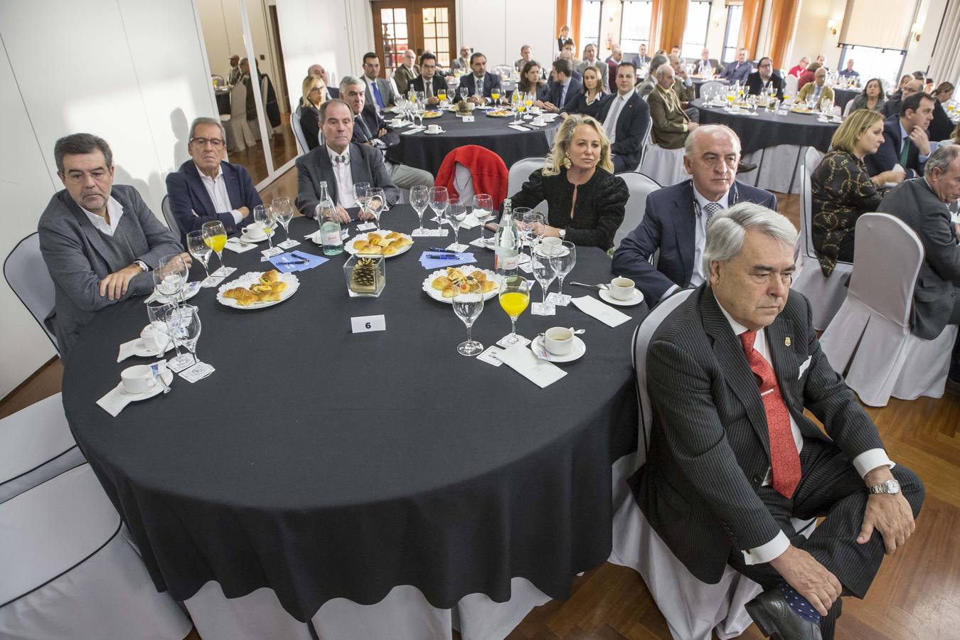 Fotos: Antón Costas en el Foro Económico