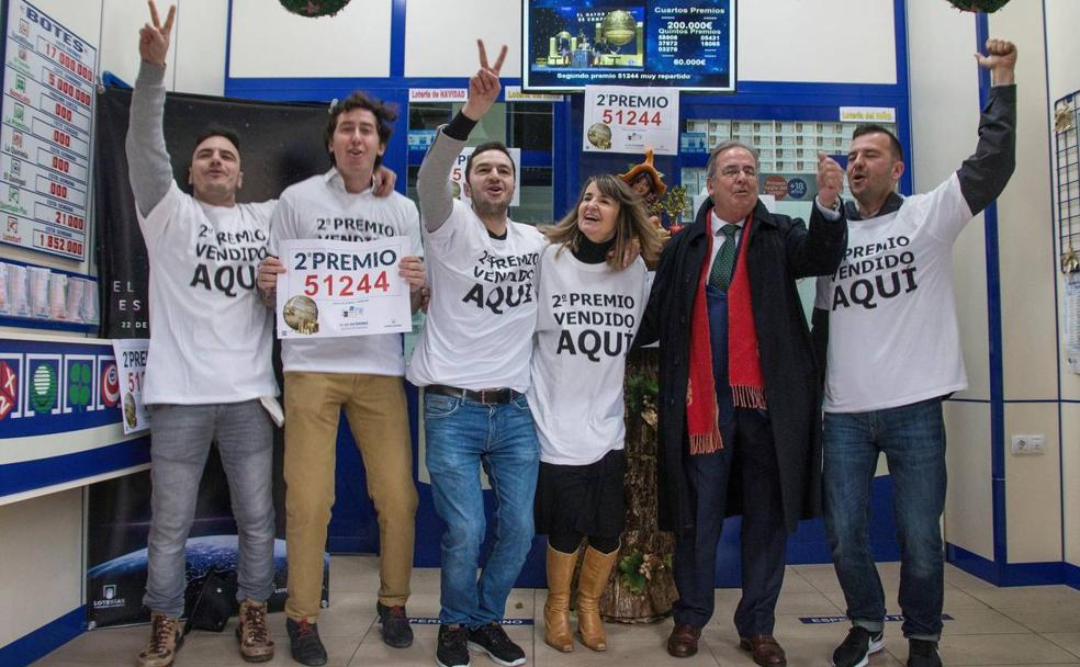 Celebración, la pasada Navidad, en la administración número 1 de Santander. 