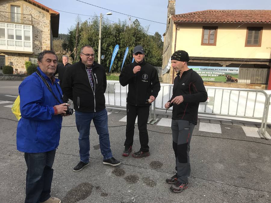 Los vecinos han participado esta mañana en una marcha a favor de la asociación 'Buscando Sonrisas'