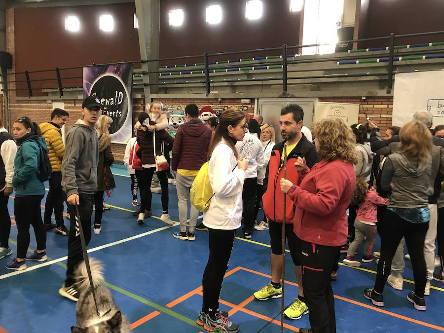 Los vecinos han participado esta mañana en una marcha a favor de la asociación 'Buscando Sonrisas'