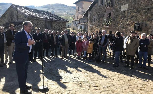 Revilla vuelve a Carmona en Fin de Año