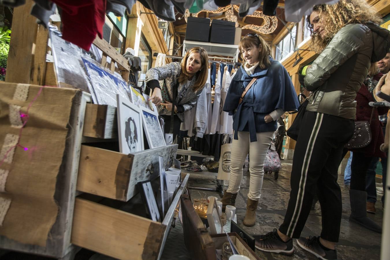 El Mercado del Este se convirtió por un día en escaparate de de prensa y objetos únicos y artesanales