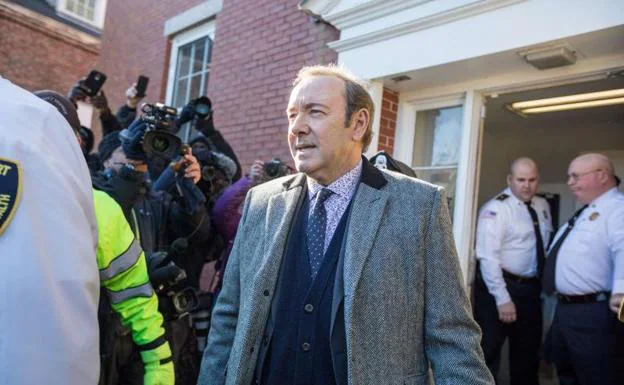 El actor Kevin Spacey, a la salida del juzgado. 