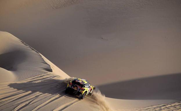 Sébastien Loeb, durante la segunda etapa del Dakar. 