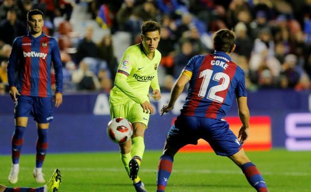 Philippe Coutinho, durante el partido ante el Barça.