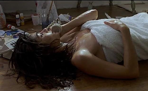 Imagen principal - Dos fotogramas y una imagen promocional de la película.