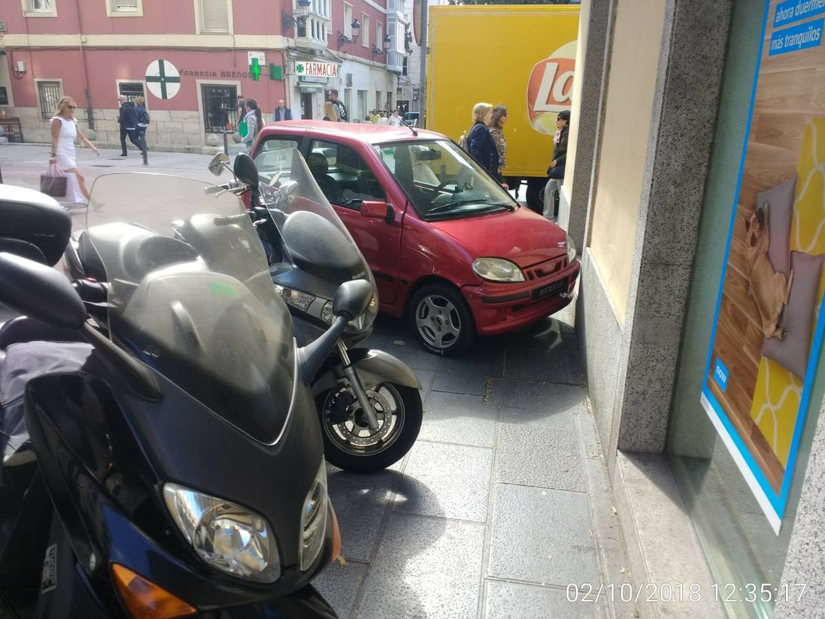 Fotos: Las calles del Ensanche, copadas por los coches