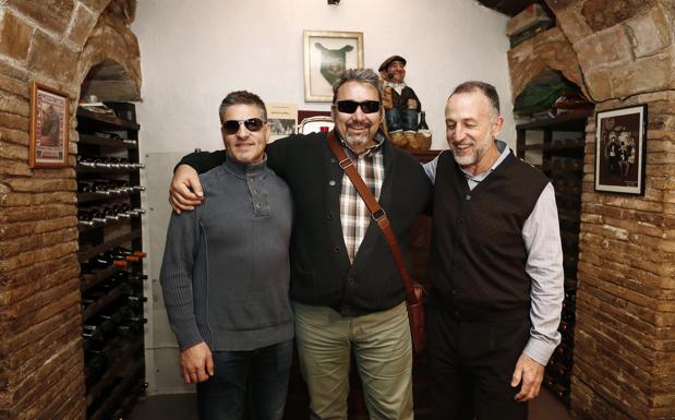 Los tres montañeros ciegos, Serafín Zubiri, Alfonso Fidalgo y Javier Sáinz de Murieta , este fin de semana en Pamplona.