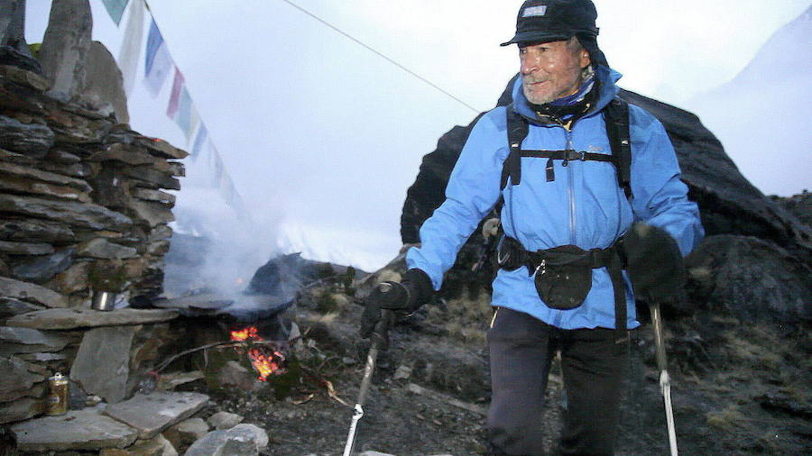 El veterano montañero, que el 5 de febrero cumplirá 80 años, se recupera de una operación de rodilla para ascender al Dhaulagiri la próxima primavera