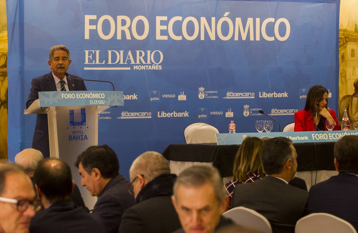 Fotos: Imágenes del Foro Económico de El Diario Montañés, que ha tenido a Revilla como ponente