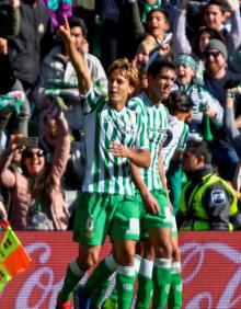 Imagen secundaria 2 - Sergio Canales, uno de los motores de la sala de máquinas del Betis de Setién