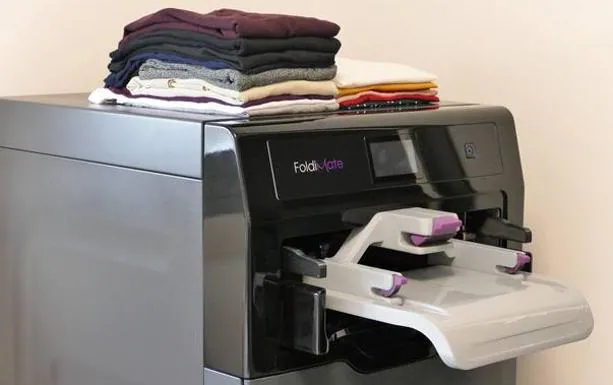 Pence Céntrico Guarda la ropa La máquina que plancha, dobla y perfuma la ropa en 4 segundos llegará al  mercado a finales de 2019 | El Diario Montañés