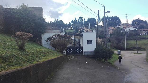 Cementerio Parroquial de Reocín, ubicado en la localidad de Torres en Torrelavega.