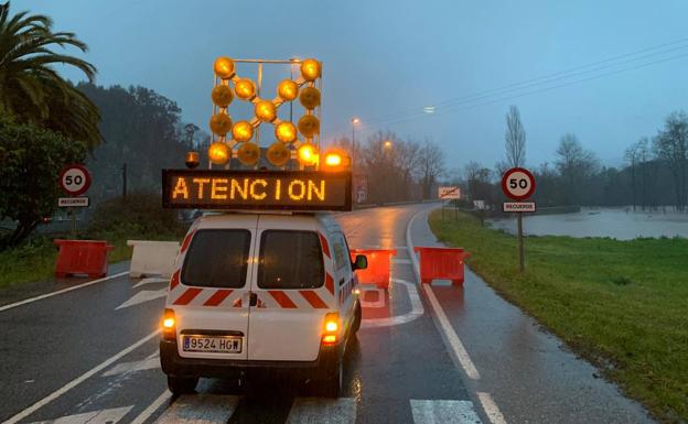 Cortada la conexión de tren entre Cantabria y Madrid y numerosos tramos de la red de carreteras