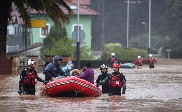 En Mazcuerras «hay viviendas aisladas, con dos metros de agua a su alrededor»