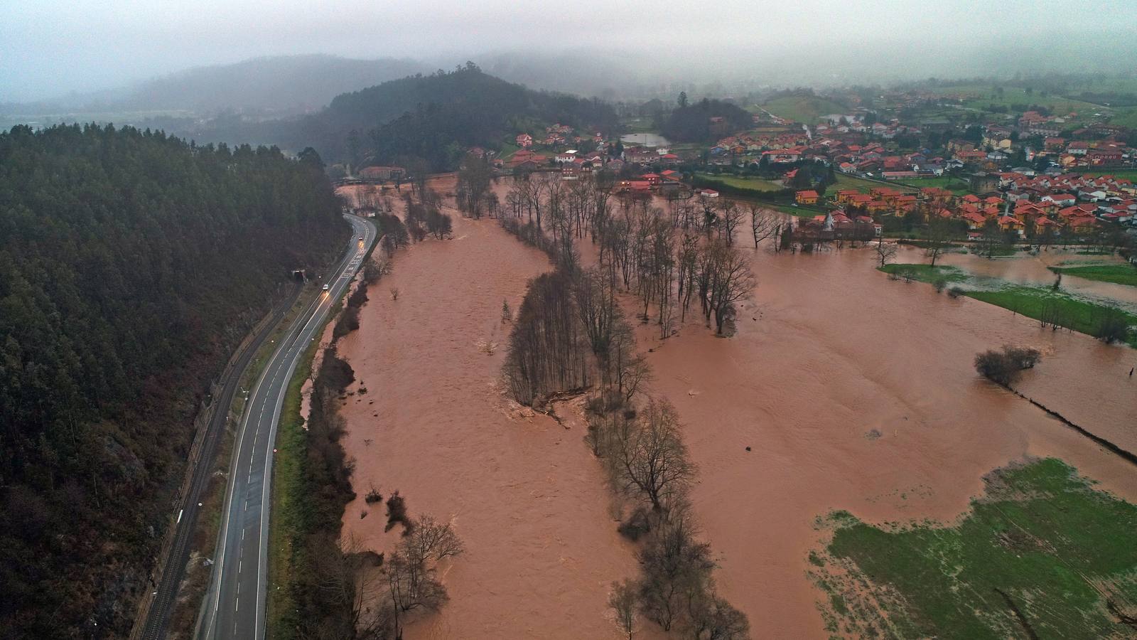 Este es el aspecto que presentaba el río Pas a vista de dron