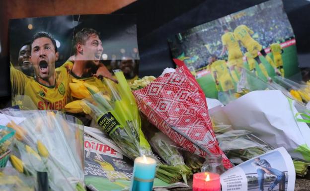 Homenaje a Sala en el campo de entrenamiento del Nantes. 