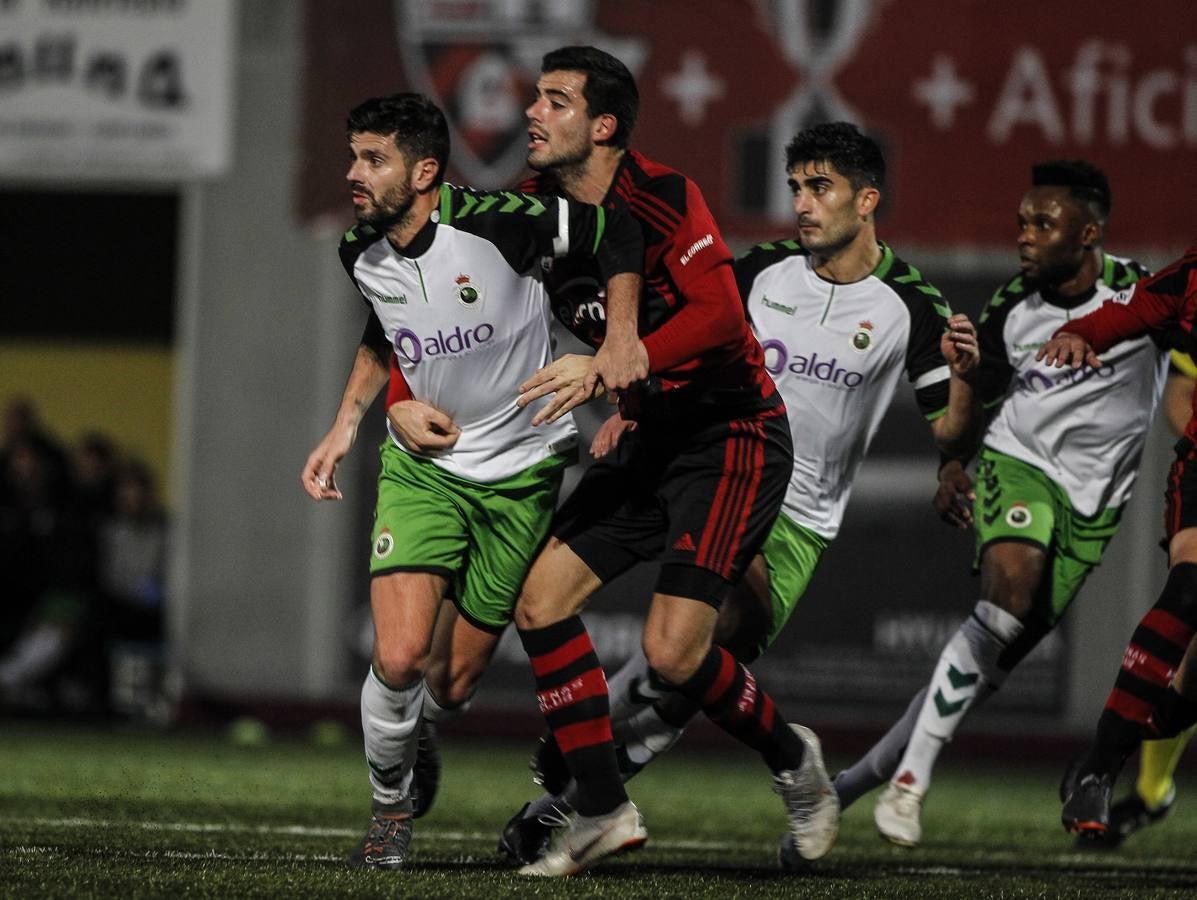 Los verdiblancos se han impuesto por la mínima (0-1) en su visita al Arenas de Getxo gracias a un penalti en el minuto 88.