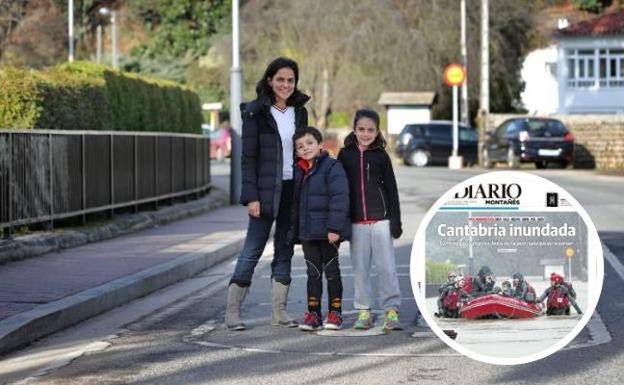 La madrileña Eva García posa con dos de sus tres hijos (Lucía y Jorge), que el jueves vivieron la aventura de ser rescatados por la Cruz Roja en una zodiac.