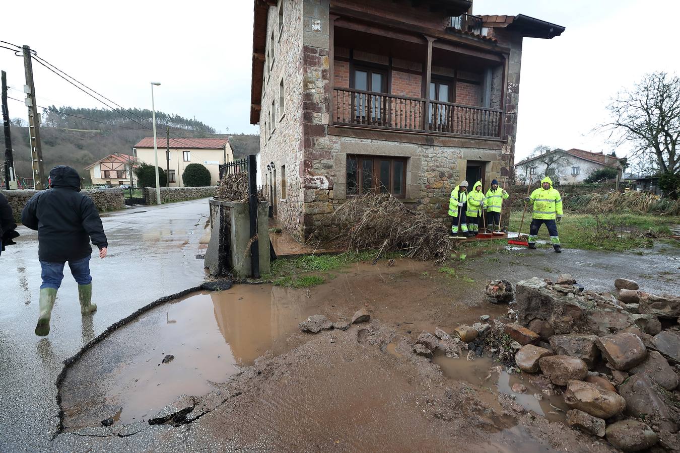 Fotos: La ministra de Sanidad visita las zonas afectadas por las inundaciones