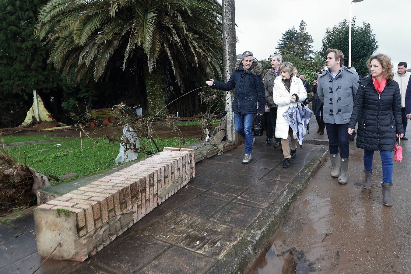 Fotos: La ministra de Sanidad visita las zonas afectadas por las inundaciones