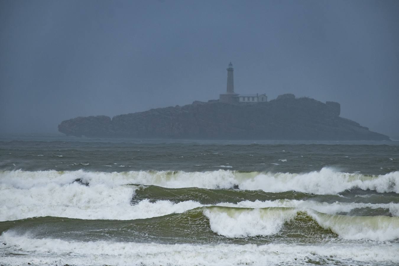 Fotos: La borrasca &#039;Gabriel&#039; deja viento y lluvia en Cantabria