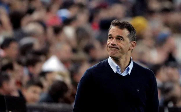 Luis García Plaza, durante un partido del Villarreal. 