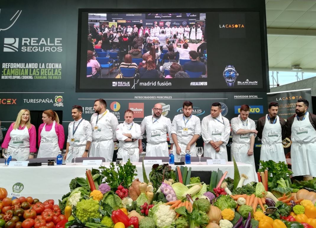 El jurado, presidido por el chef Pedro Subijana y con otras destacadas personalidades del mundo de la gastronomía como Mario Sandoval, ha valorado la técnica y la elaboración artesanal de los platos, en los que los participantes tenían que incluir como componente obligado la Crema de queso La Casota.