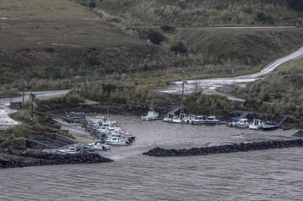 Puerto deportivo de La Pozona, en la ría de San Martín de la Arena. 